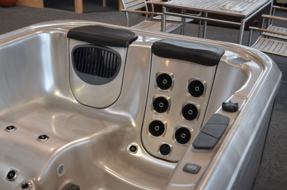 whirlpool-villeroyboch-spa5L-premium-line1